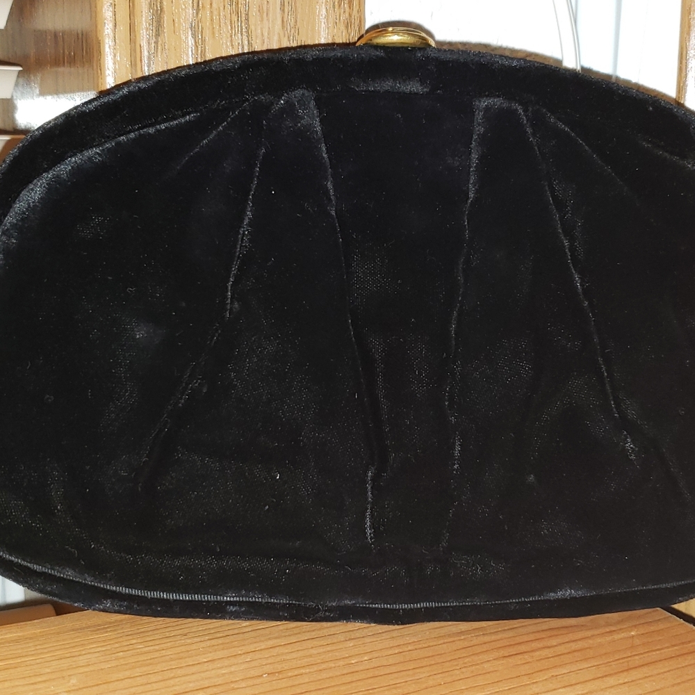 Vintage Mel Tom black clasp purse